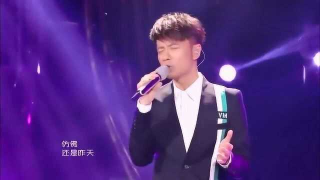 李克勤深情演唱《可惜不是你》,一开口观众欢呼不断,太好听了