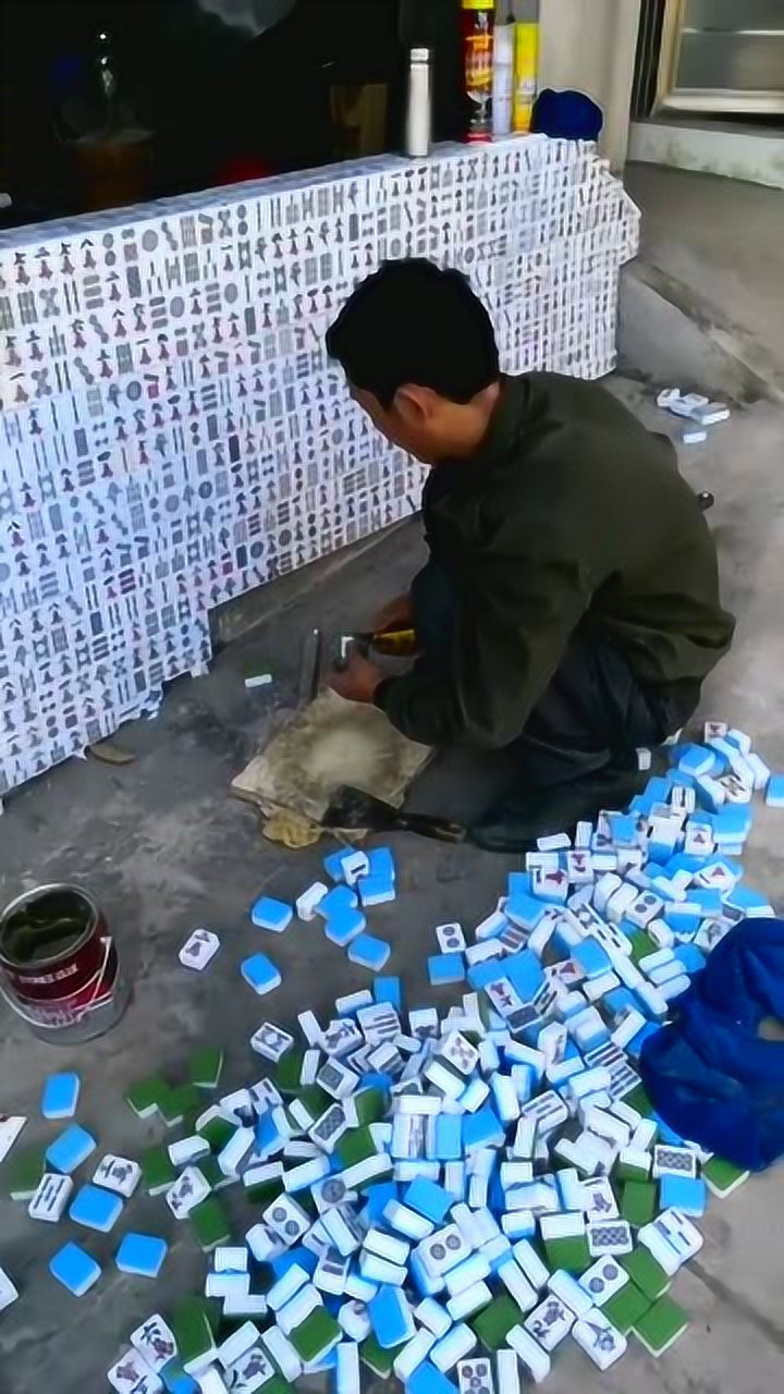 用麻将砌墙,如果全部铺成清一色,估计以后想不发财都难!