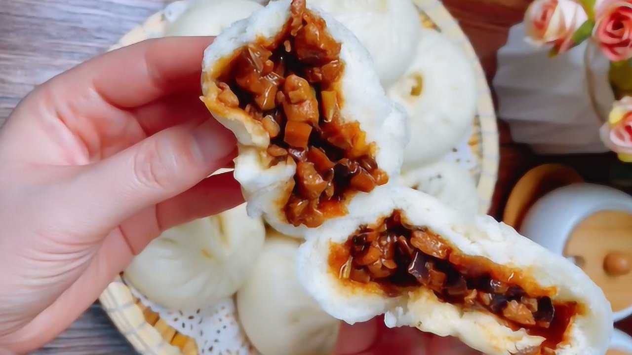 香菇鸡腿酱肉包的做法,教程详细,蓬松暄软,鲜嫩多汁,好看好吃