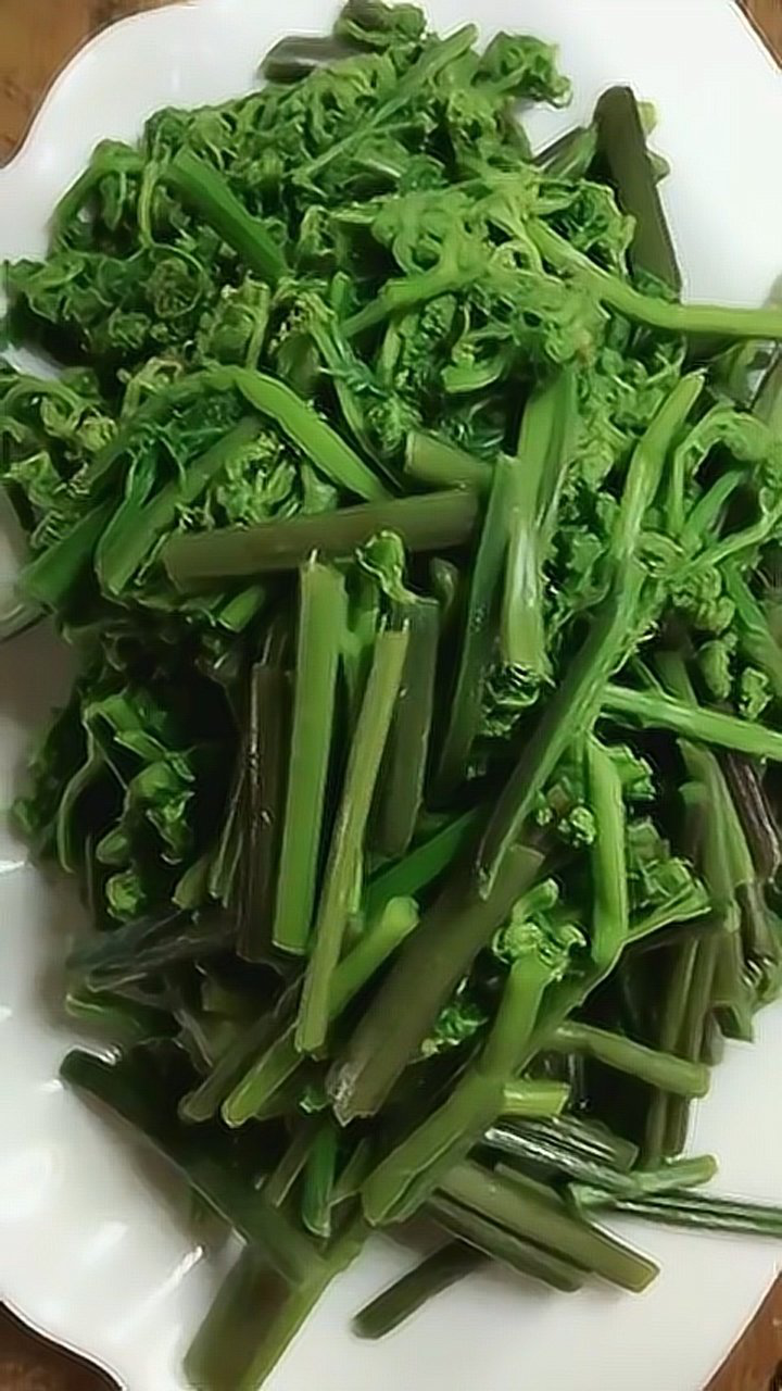 简单炒蕨菜,超好吃哦!