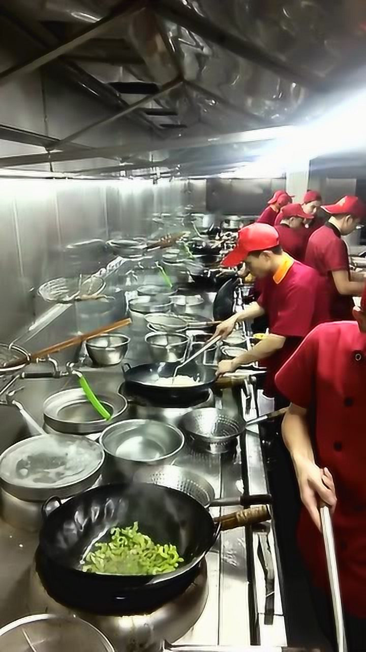 五星级酒店后厨实拍,难怪上菜这么快