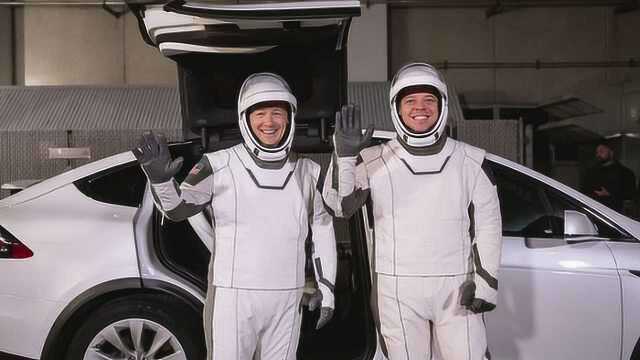 NASA全新宇航服:SpaceX设计和制作,马斯克曾提配色建议