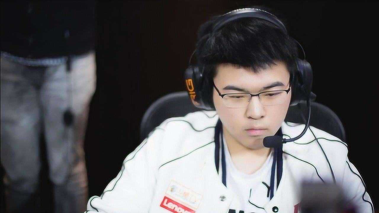 著名电竞选手godv韦神领证结婚 结束与女友恋爱长跑