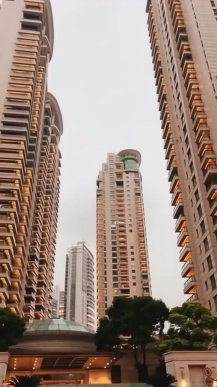 上海陆家嘴顶级豪宅汤臣一品据说房价高达十几万一平米