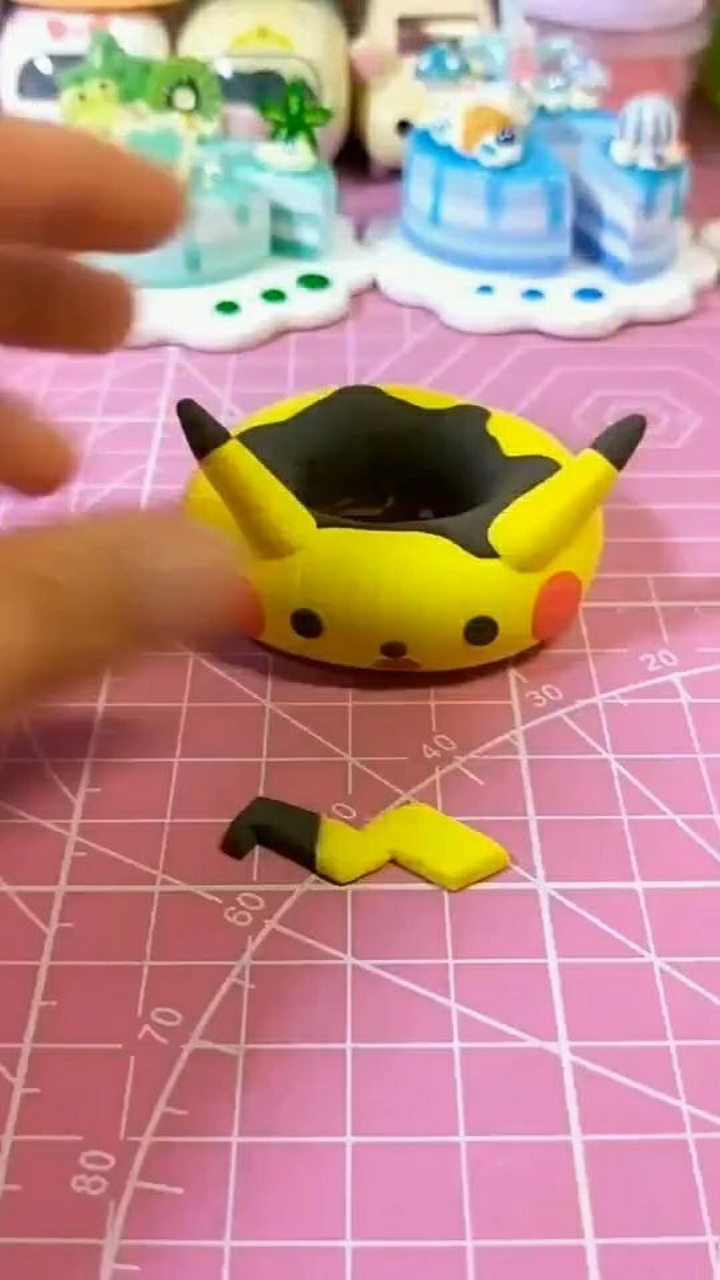 今天制作的是皮卡丘的游泳圈非常的可爱哦