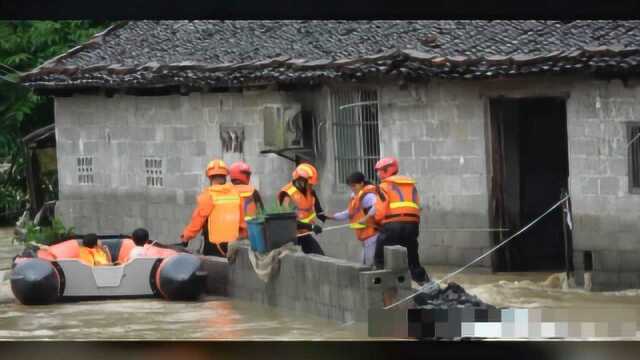 广西罗城:强降雨致多村屯被洪水围困 消防紧急转移57人