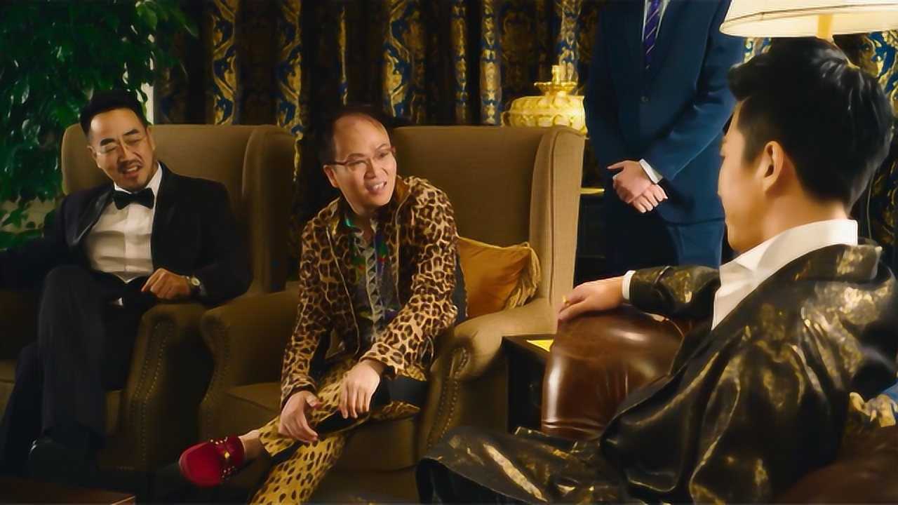 美人鱼:秃头老板郑总不仅是电影中的富豪,现实里更是著名制片人_电影