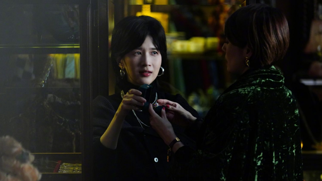 papi酱解读菱红一角称她又叫又怂跟自己早期短视频形象很像