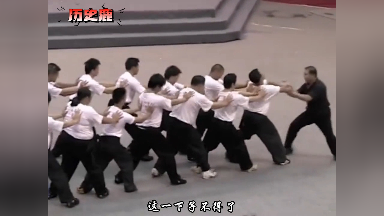 2002年国际少林武术节,五祖拳大师徐文成隔空打物,令人大开眼界