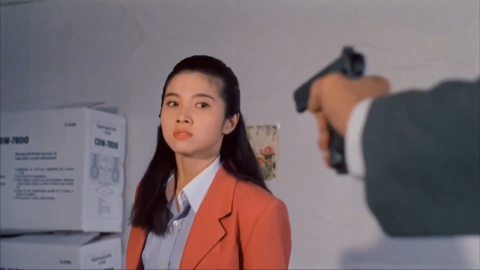 大师兄非要比试武功,看不起女警花,有枪不用吃大亏了