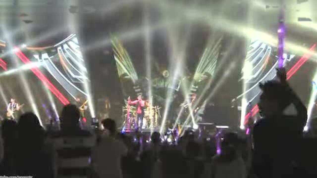 20130908Jay周杰伦五月天《魔天伦台北场演唱腾讯视频