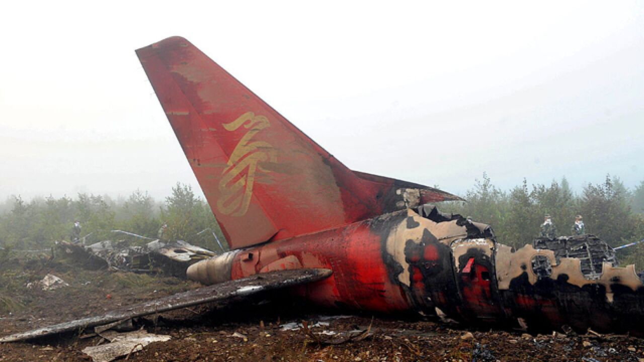 2010年伊春坠机事故,机长蛮干导致96人伤亡,空难纪录片