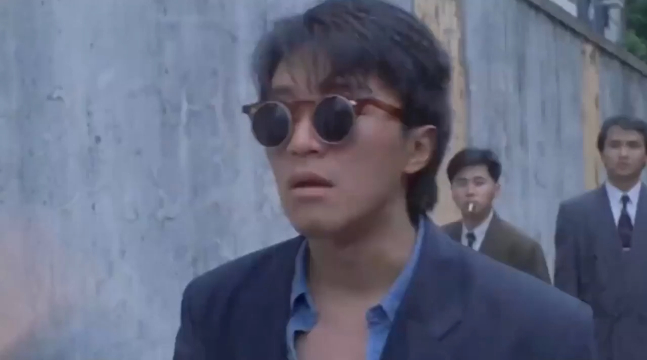 星爷装盲人救美,还被当成盲剑客了,居然还有人信了