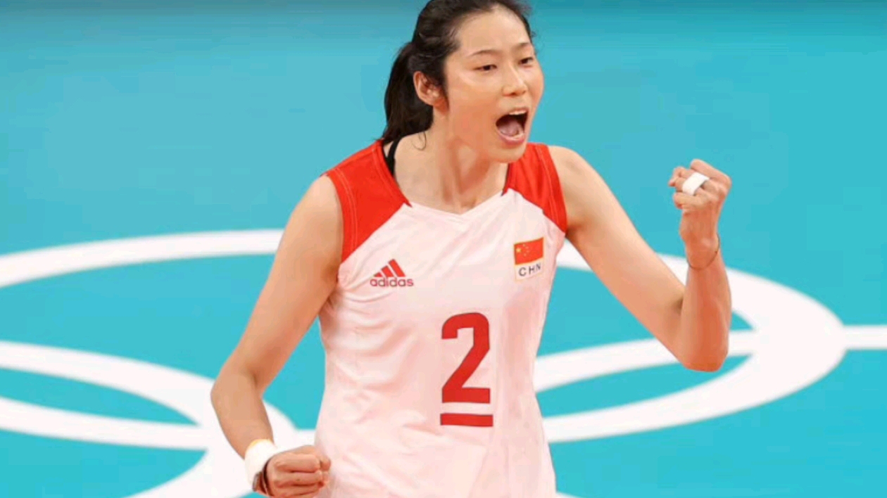 朱婷登《体育画报》封面!缺席女排集训引争议,体育总局却支持她