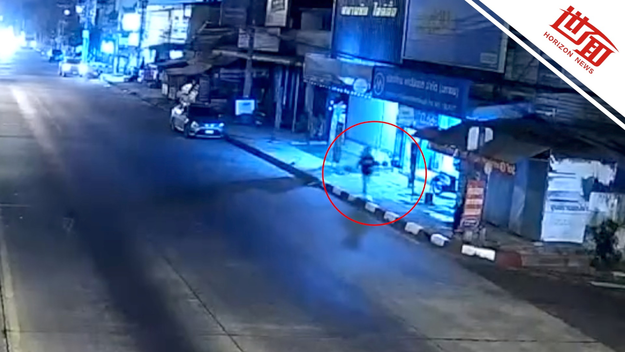 监控:一名中国男孩以为去越南务工却被骗至泰国 路上看见警局跳车报警