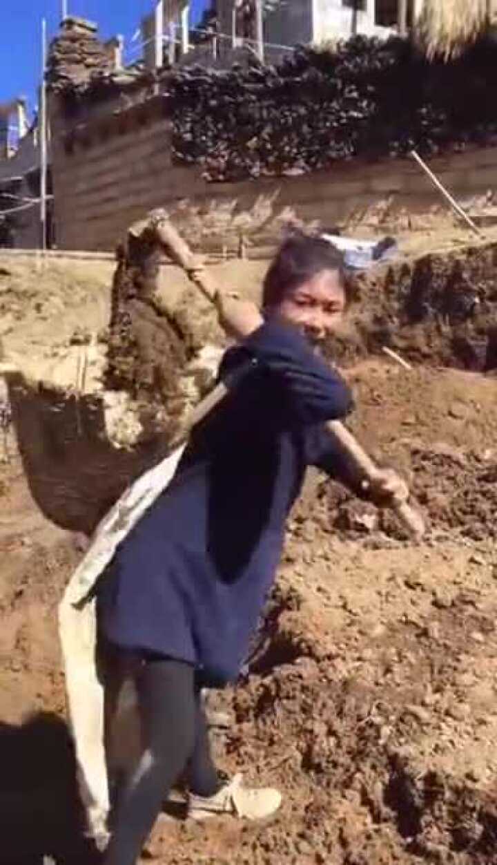 这样的女人不化妆也很美真实的农村生活太辛苦了