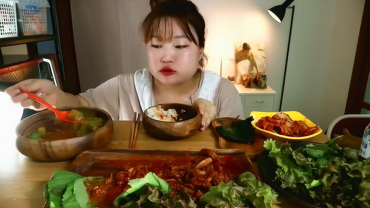 韩国大胃王吃播视频:韩国欧尼 烤鸭