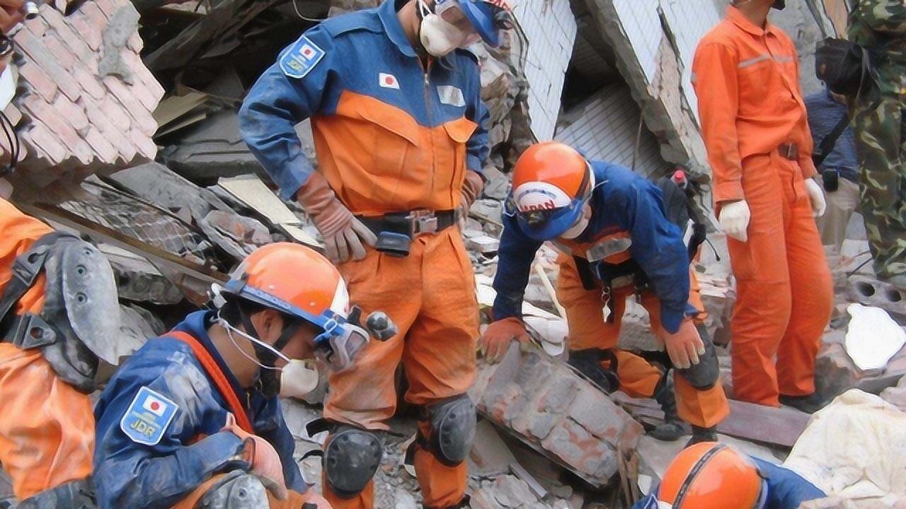 汶川地震时日本救援队突然改变路线是真的迷路了