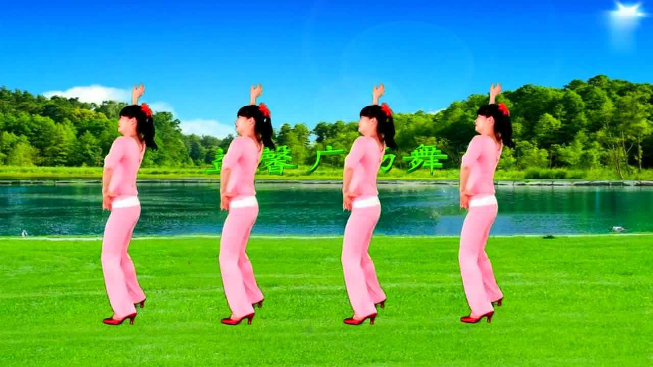 广场舞《小苹果》歌嗨舞更美,摘下星星送给你,拽下月亮送给你