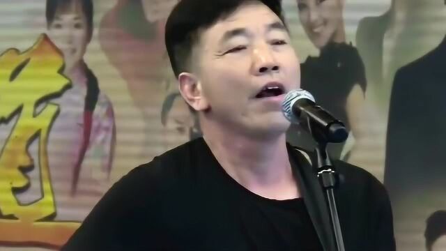 河南农民演唱草原歌曲《马兰花》送给大家.