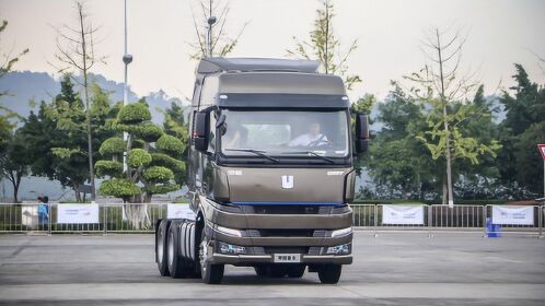 甲醇重卡来了,吉利远程m100牵引车续航轻松破1000公里