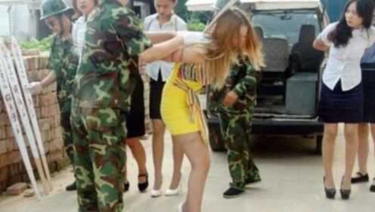 死刑犯行刑时，为什么要跪着，退休狱警的解释让人揪心！_高清1080P在线观看平台_腾讯视频