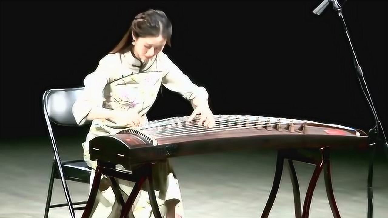北大才女赵书睿古筝独奏音乐会彝族舞曲
