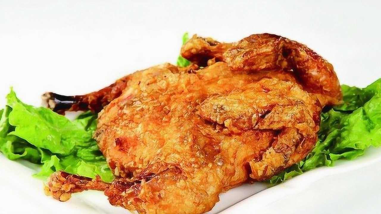 黑作坊将香酥鸡原料放厕所 执法人员现场查封