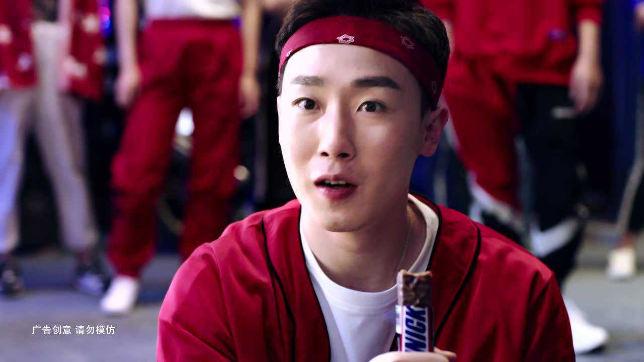 士力架广告-倪大红跳舞