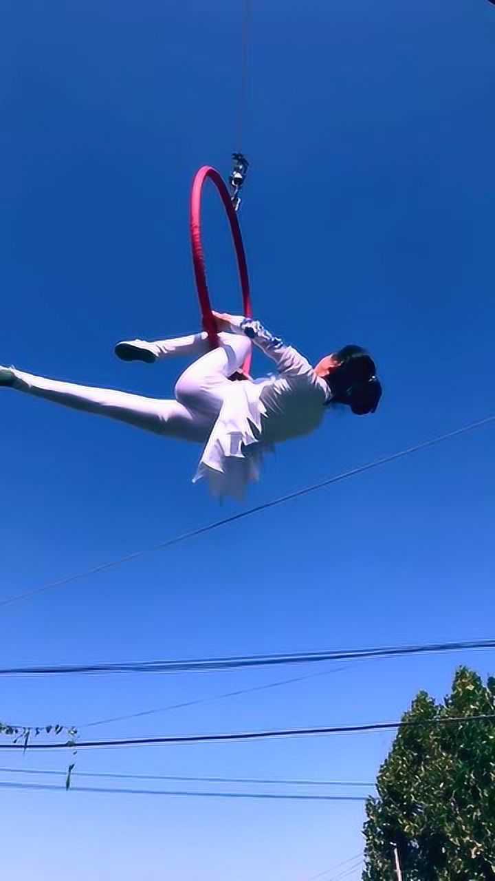 这才是真正的杂技高手,从娃娃练起!