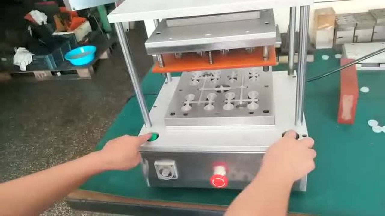 自动冲切水口冲切模具_高清1080P在线观看平台_腾讯视频