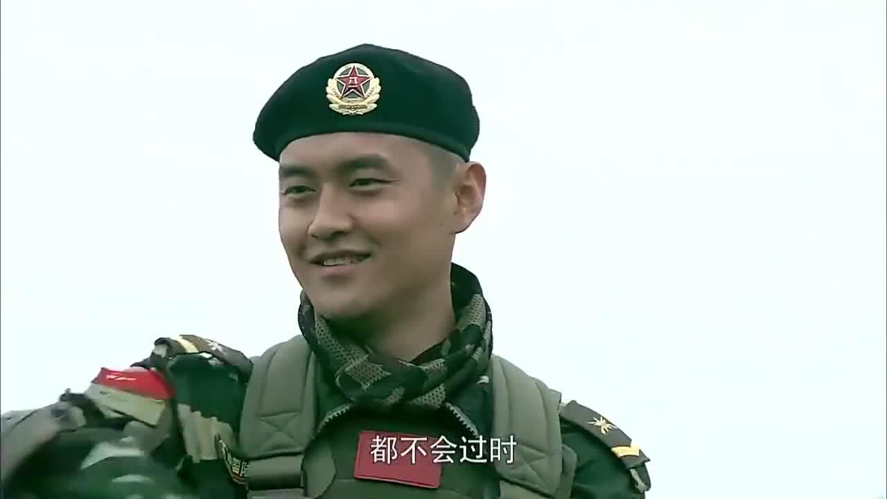 我是特种兵伞兵想要的空降鸡结果狼头给他准备了一地鸡毛