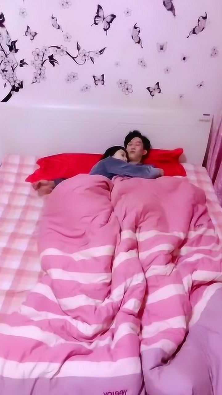 男朋友先睡vs女朋友先睡男人永远是想得最周到的这就是爱情的模样吧