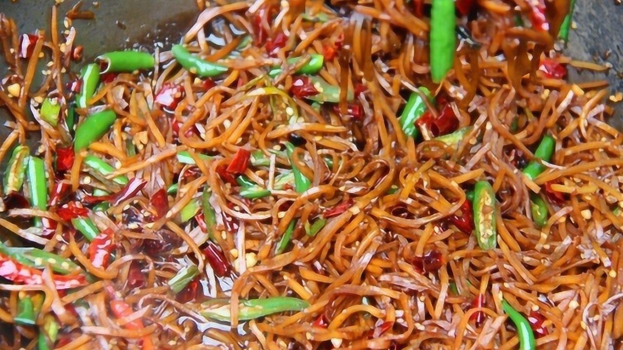 山东下饭灵魂小菜,辣椒炒辣疙瘩咸菜丝,香辣过瘾!下酒又下饭!