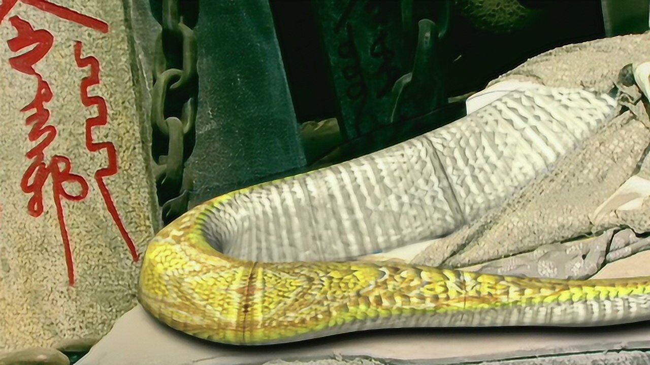 女孩做了母亲,一双腿却长成蛇尾,原来竟是上古女娲