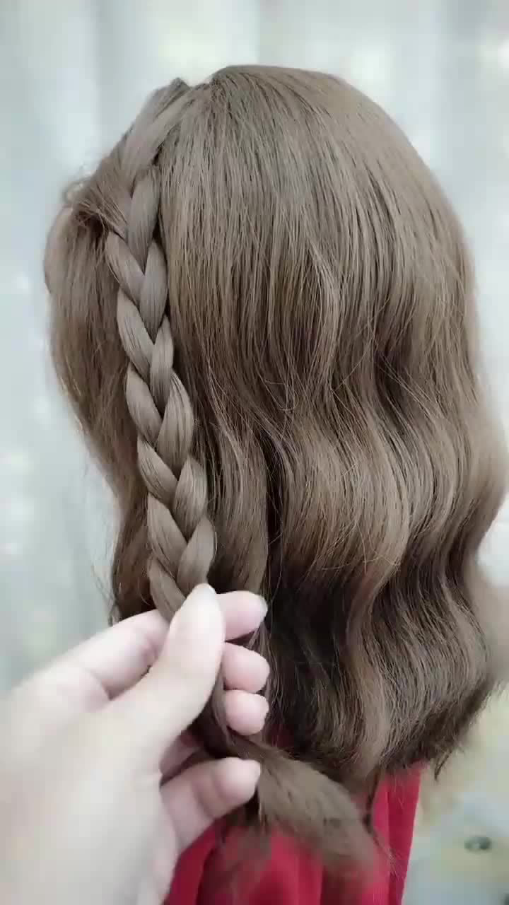 头发这样扎超美,简单大方,爱美的你快来一起学学吧