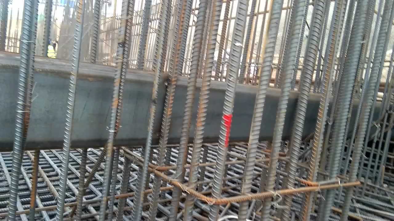 地下室消防水池剪力墙钢筋绑扎布设完成