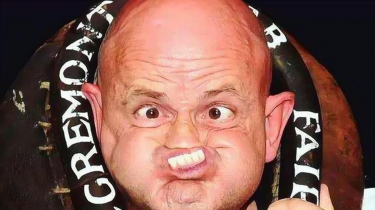 日本搞怪鬼脸比赛谁先笑谁就输大爷一个表情秒杀全场