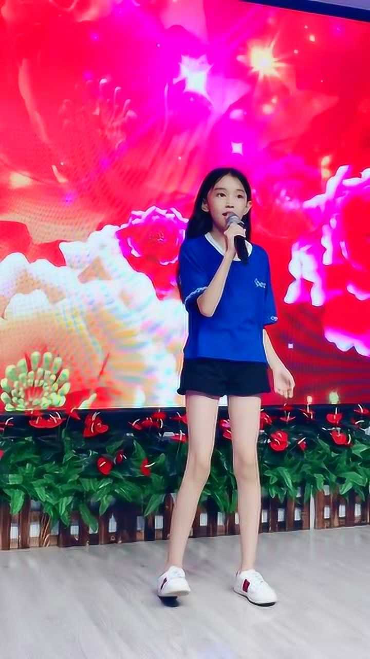 宋小睿演唱画嗓音干净透亮声音超赞网友不愧是小童星