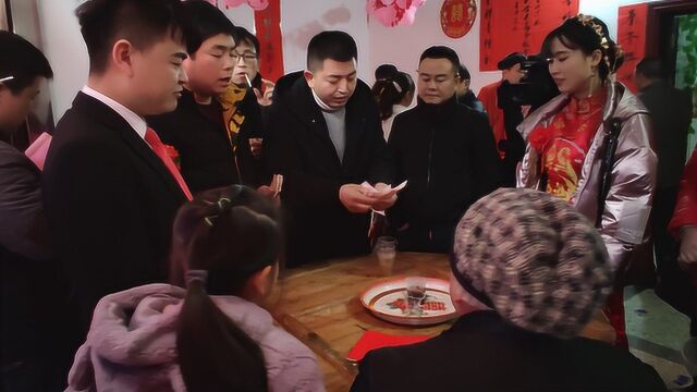 实拍:闹茶!湖南岳阳地区的婚礼习俗,新郎新娘和家人互动的游戏