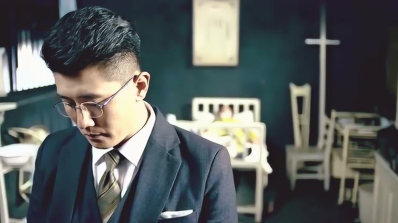 何辅堂被暗杀好兄弟营救却被击穿脊椎何辅堂愤怒掐死凶手