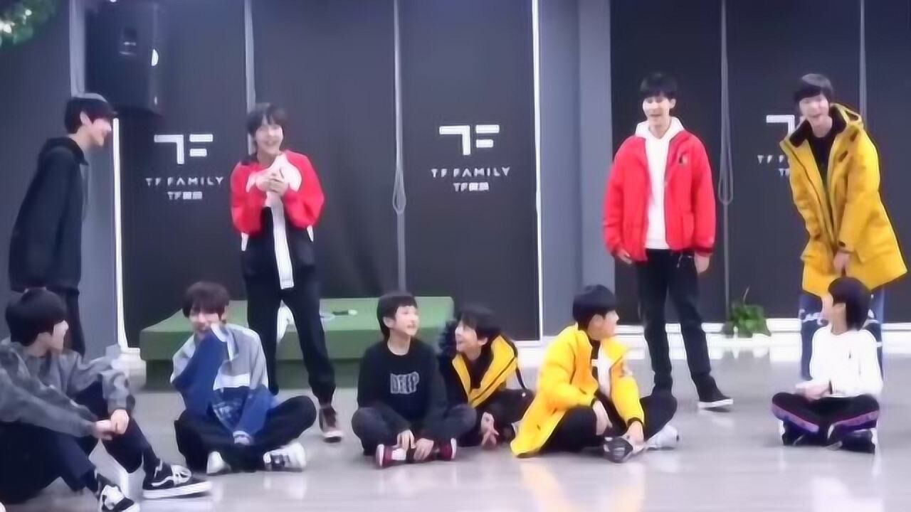 时代少年团:TF家族 二代三代重逢,游戏萝卜蹲环节!_腾讯视频