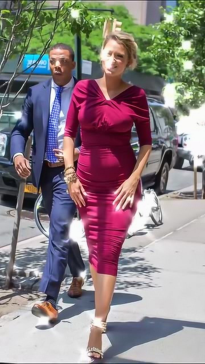 布莱克怀孕后更美,花边教主变美丽妈咪!