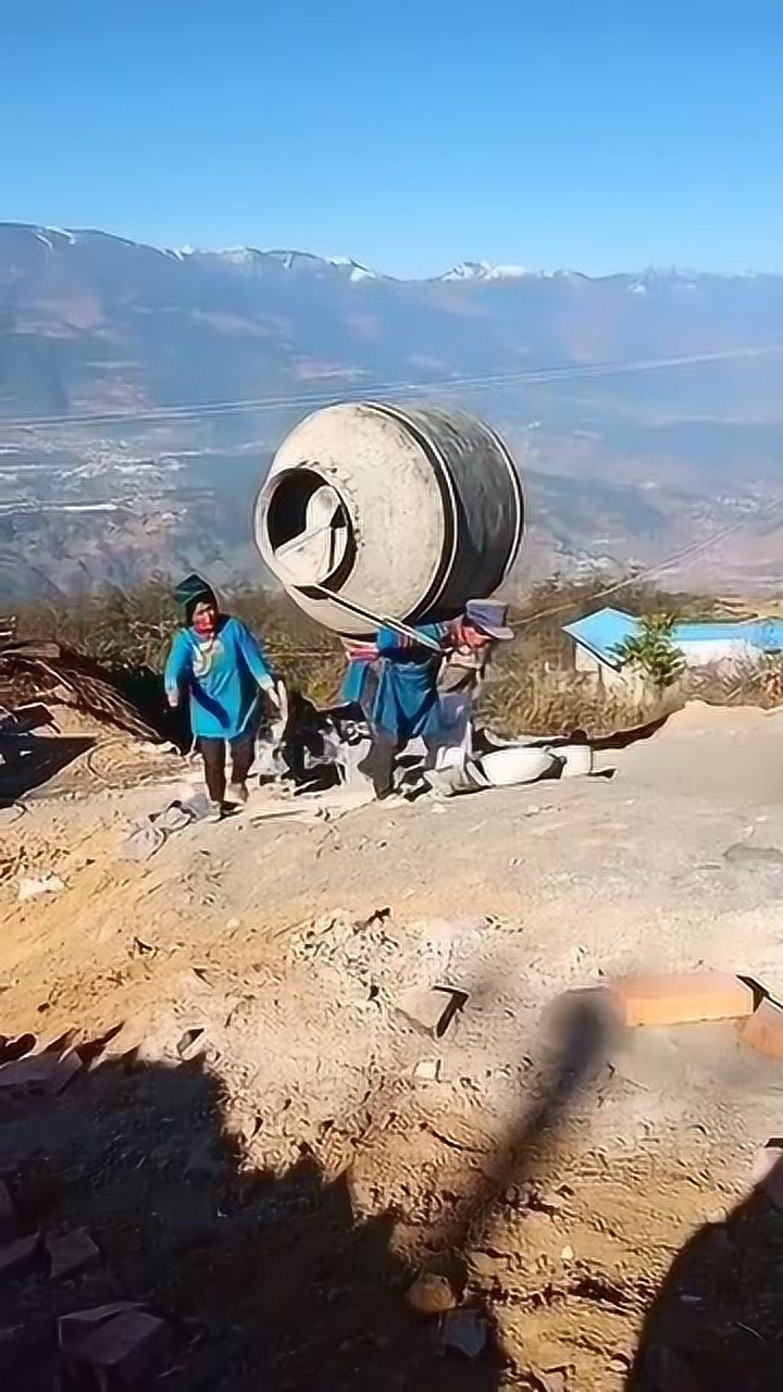 为母则刚,若不是为了子女,谁愿意挑起千斤担