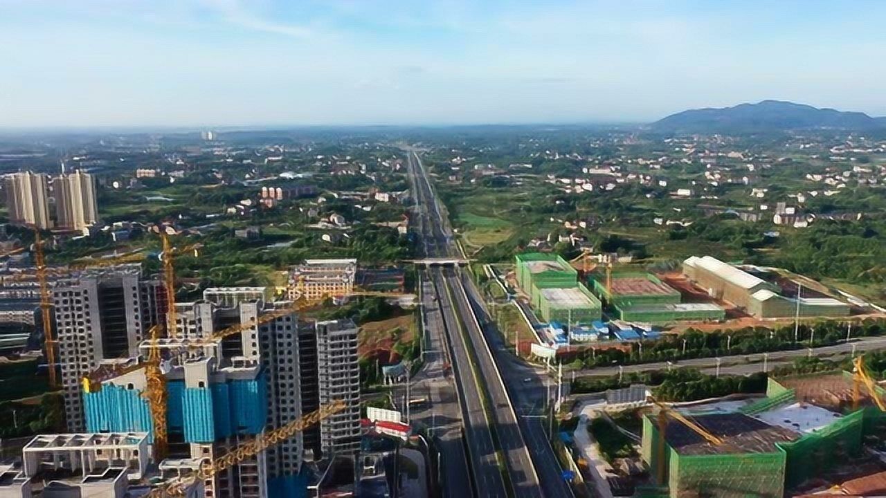 高清航拍:衡阳市西二环 华新大道南段,路宽车少,去机场方便了