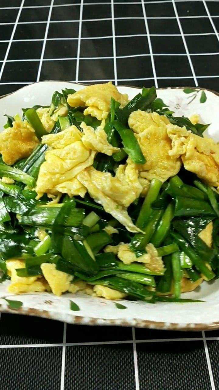 韭菜炒鸡蛋这样做看着就特别诱人