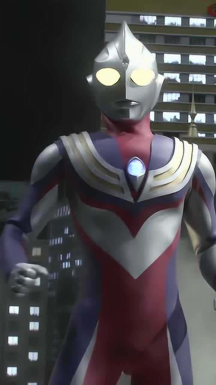 迪迦小帅哥转身那一刻,我心都化了,感受到了巨大的安全感!