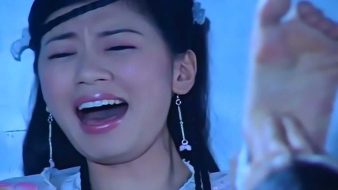 倚天屠龙记：张无忌赵敏落入地牢，张无忌使出挠脚心，赵敏彻底被征服！_高清