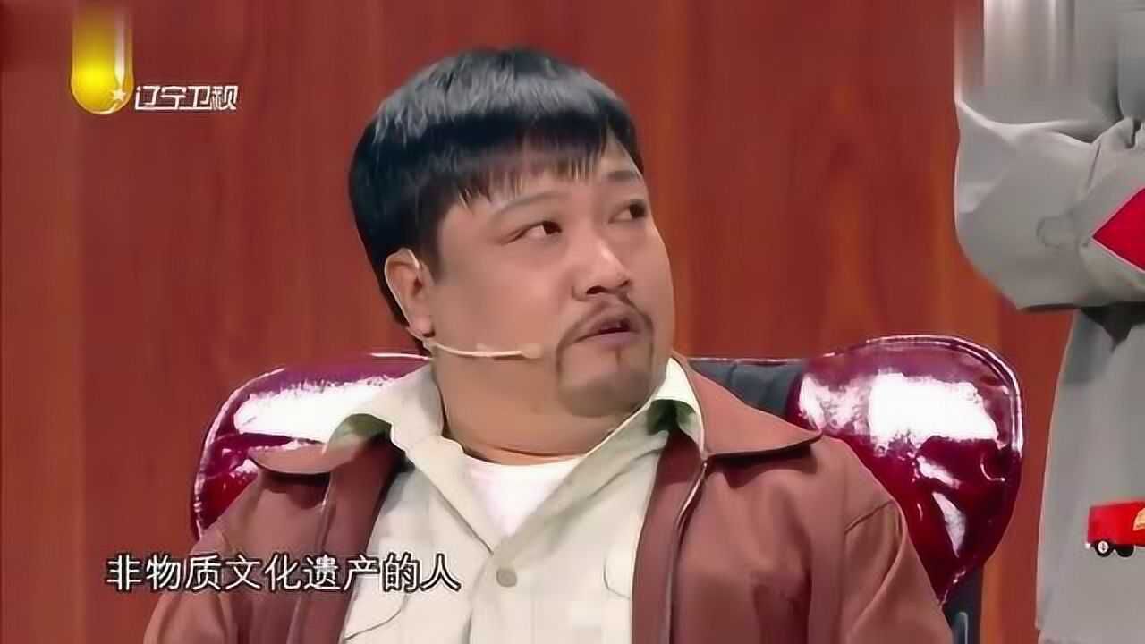 贾冰小品人在囧车一到商务舱就谈商务事观众都笑了