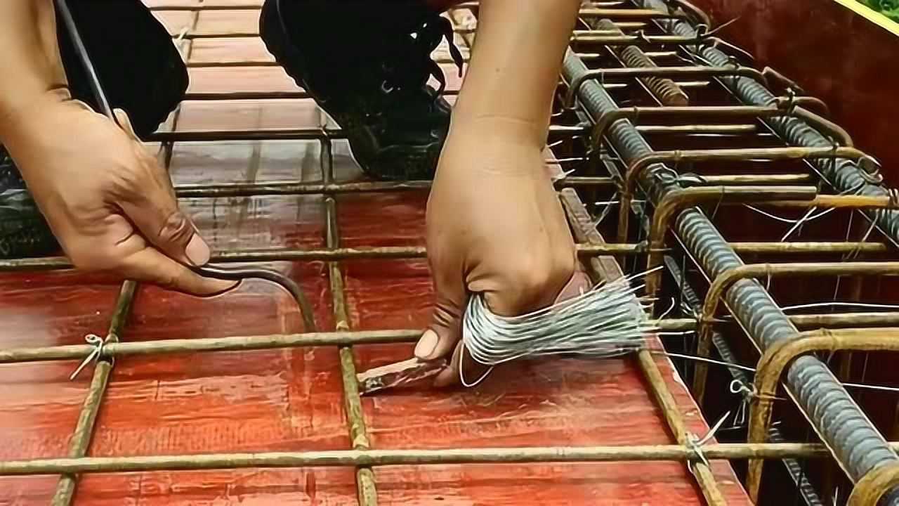 农村自建房打地基,扎钢筋过程,这波操作厉害了